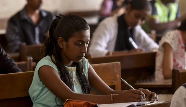 According to the timetable declared by the state board, higher secondary certificate (HSC) and senior secondary certificate (SSC) examinations 2019, will begin on February 21 and end on March 20, while the SSC Class 10 board exams, will be held from March 1 to March 22, 2019. (HT Photo) According to the timetable declared by the state board, higher secondary certificate (HSC) and senior secondary certificate (SSC) examinations 2019, will begin on February 21 and end on March 20, while the SSC Class 10 board exams, will be held from March 1 to March 22, 2019. (HT Photo)
