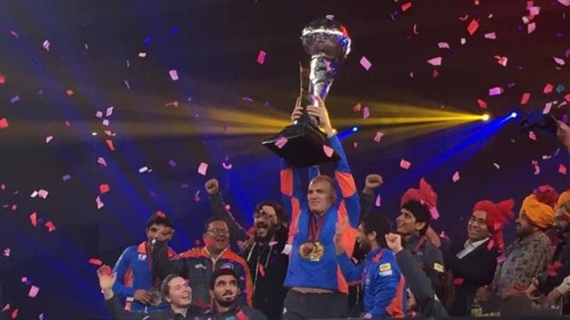 Players of Haryana Hammers lift the trophy after beting Punjab Royals in final. (PWL/ Twitter) Players of Haryana Hammers lift the trophy after beting Punjab Royals in final. (PWL/ Twitter)