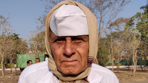 Naik Dattu Tarte (retd) served in the Jangi Paltan for 17 years and then, his son Sepoy Bajirao Tarte followed his footsteps. Dattu Tarte’s grandson is also serving in the Army. (HT PHOTO) Naik Dattu Tarte (retd) served in the Jangi Paltan for 17 years and then, his son Sepoy Bajirao Tarte followed his footsteps. Dattu Tarte’s grandson is also serving in the Army. (HT PHOTO)