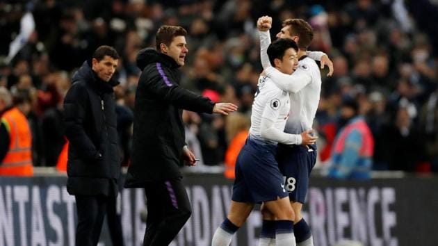 Tottenham's Fernando Llorente celebrates scoring their second goal with manager Mauricio Pochettino and Son Heung-min(Action Images via Reuters)