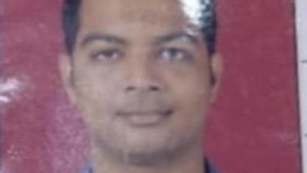 According to police Yatish Fichadia took up a job as an agent at a diamond bourse eight years ago with a pre-planned motive of stealing diamonds. (HT Photo) According to police Yatish Fichadia took up a job as an agent at a diamond bourse eight years ago with a pre-planned motive of stealing diamonds. (HT Photo)
