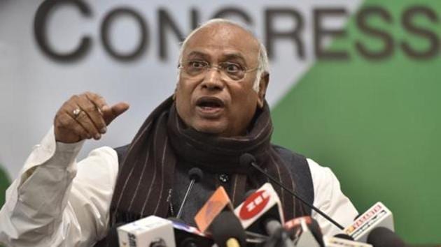 “The Budget presented in Parliament is BJP’s election manifesto. The money being doled out by the government is for elections. I say directly that they are paying a bribe to voters,” alleged Congress leader Kharge.(Sonu Mehta/HT File PHOTO)