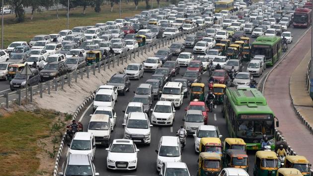 A view of the traffic jam at Delhi-Meerut Expressway towards Sarai Kale Khan and ITO on Ring Road in New Delhi. (Mohd Zakir/HT File) A view of the traffic jam at Delhi-Meerut Expressway towards Sarai Kale Khan and ITO on Ring Road in New Delhi. (Mohd Zakir/HT File)