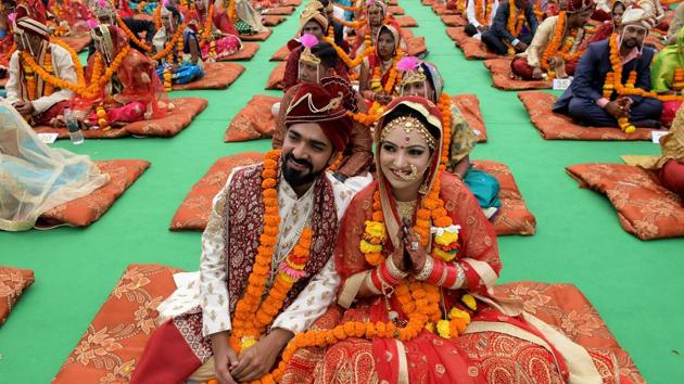 Ninety couples take part in a mass marriage during the 52nd Maharashtra Nirankari Sant Samagam at CIDCO ground Kharghar in Navi Mumbai, Maharashtra. (Bachchan Kumar / HT Photo)