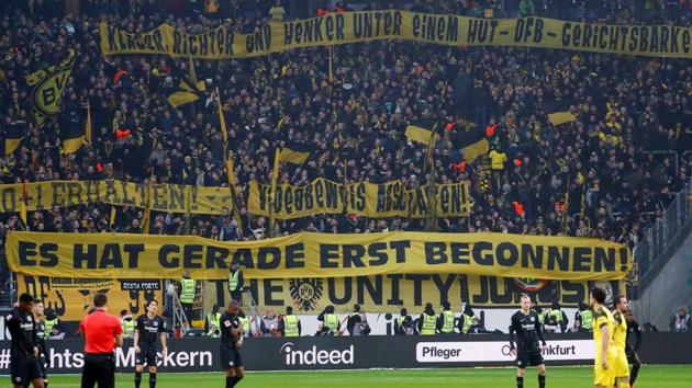 Eintracht Frankfurt held Borussia Dortmund to a 1-1 draw.(REUTERS) Eintracht Frankfurt held Borussia Dortmund to a 1-1 draw.(REUTERS)