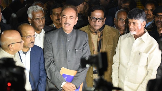 The opposition told the poll panel that there are concerns among the public over EVMs.(Raj K Raj/HT Photo) The opposition told the poll panel that there are concerns among the public over EVMs.(Raj K Raj/HT Photo)