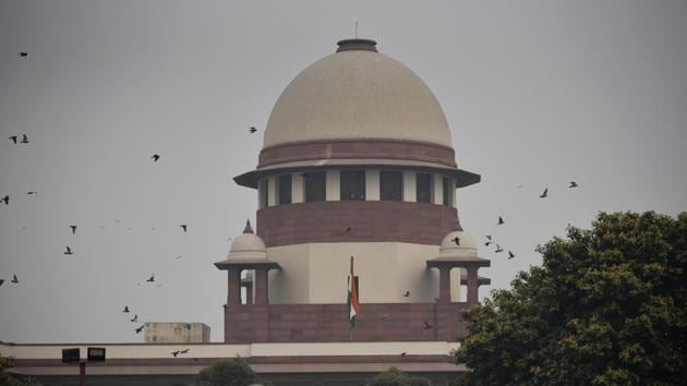 Rajeev Kumar, the Kolkata police commissioner who is at the centre of the unprecedented face-off between Bengal chief minister Mamata Banerjee and the NDA government, was handed out a sharp warning by the Supreme Court today. “If Kolkata Police Commissioner even remotely thinks of destroying evidence, bring the material before this Court. We will come down so heavily on him that he will regret,” Chief Justice of India Ranjan Gogoi said. (Biplov Bhuyan / HT File)
