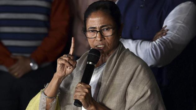West Bengal chief minister Mamata Banerjee addresses media after comes out from Kolkata Police Commissioner Rajeev Kumar's residence, in Kolkata, Sunday late evening, Feb 03, 2019.(PTI file photo)