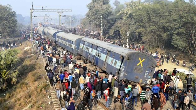 Rescue and relief work in progress after a passenger train, Seemanchal express derailed at Shahdai Buzurg station in Vaishali district of Bihar on February 3.(Santosh Kumar / HT Photo)