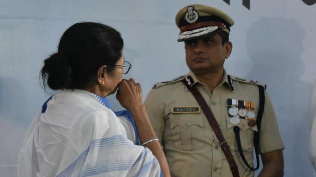 The recent infighting in the Central Bureau of Investigation and the West Bengal government has thrown up an unsettling fact: The close association that many Indian Police Service (IPS) officers (there are honourable exceptions) have with their political masters(Arijit Sen/HT Photo)