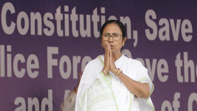 The Supreme Court on Tuesday ordered Kolkata police commissioner Rajeev Kumar to cooperate with the CBI in the Saradha chit fund case. The court though made it clear that no coercive steps, including arrest, can be taken against him. West Bengal chief minister Mamata Banerjee, who is sitting on a dharna against CBI’s attempts to question Rajeev Kumar, said the court verdict is a “moral victory”. (Samir Jana / HT Photo) The Supreme Court on Tuesday ordered Kolkata police commissioner Rajeev Kumar to cooperate with the CBI in the Saradha chit fund case. The court though made it clear that no coercive steps, including arrest, can be taken against him. West Bengal chief minister Mamata Banerjee, who is sitting on a dharna against CBI’s attempts to question Rajeev Kumar, said the court verdict is a “moral victory”. (Samir Jana / HT Photo)