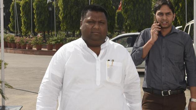 Delhi’s food minister Imran Hussain said that a trial run of e-PoS system during January-March, 2018 had exposed several problems such as disbursing ration on fake cards, biometric authentication failure.(Sonu Mehta/HT Photo) Delhi’s food minister Imran Hussain said that a trial run of e-PoS system during January-March, 2018 had exposed several problems such as disbursing ration on fake cards, biometric authentication failure.(Sonu Mehta/HT Photo)