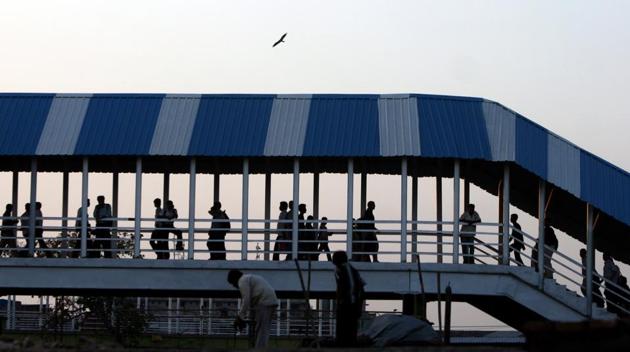 Delhi PWD officials said people had been demanding FOBs in these areas because of heavy pedestrian movement.(HT File / Photo used for representational purpose)