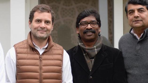 Jharkhand Mukti Morcha (JMM) working president Hemant Soren met Congress president Rahul Gandhi in New Delhi on Thursday (RPN Singh/Twitter) Jharkhand Mukti Morcha (JMM) working president Hemant Soren met Congress president Rahul Gandhi in New Delhi on Thursday (RPN Singh/Twitter)