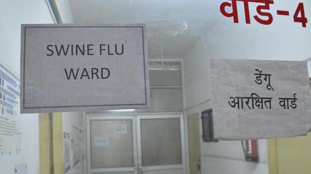 Though the Delhi government has not officially recorded any deaths due to swine flu, but three hospitals in the city have informally confirmed 19 deaths.(Sakib Ali / HT Photo)