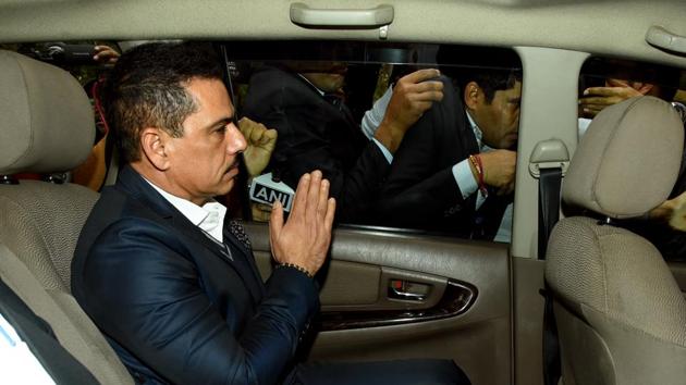Robert Vadra’s questioning ended at around 9 pm after which his wife and Congress general secretary Priyanka Gandhi Vadra picked him up. (Amal KS/HT PHOTO) Robert Vadra’s questioning ended at around 9 pm after which his wife and Congress general secretary Priyanka Gandhi Vadra picked him up. (Amal KS/HT PHOTO)