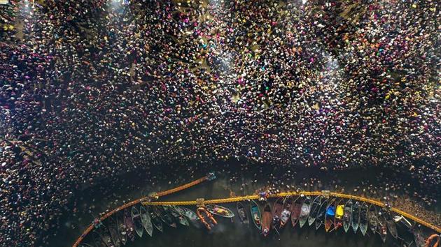 A view of Sangam at early hours on the auspicious ‘Mauni Amavasya’ during the Kumbh Mela, in Prayagraj, Uttar Pradesh. (PTI) A view of Sangam at early hours on the auspicious ‘Mauni Amavasya’ during the Kumbh Mela, in Prayagraj, Uttar Pradesh. (PTI)
