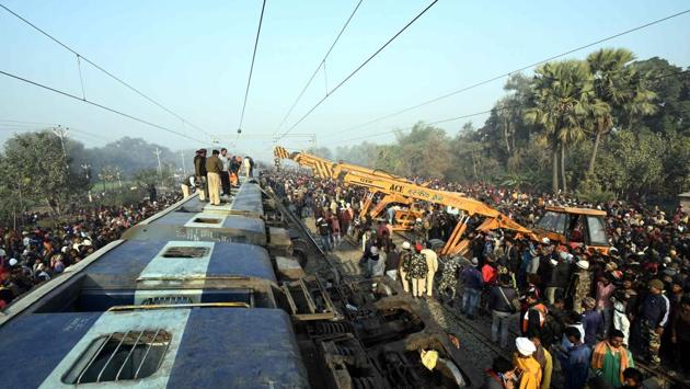 Rescue and relief work in progress after a passenger train, Seemanchal express derailed at Shahdai Buzurg station in Vaishali district of Bihar. (Santosh Kumar / HT Photo) Rescue and relief work in progress after a passenger train, Seemanchal express derailed at Shahdai Buzurg station in Vaishali district of Bihar. (Santosh Kumar / HT Photo)