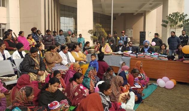 Due to the strike, patients have also stopped coming to the hospital. The emergency had only one patient, against the 10 it sees everyday. (HT Photo) Due to the strike, patients have also stopped coming to the hospital. The emergency had only one patient, against the 10 it sees everyday. (HT Photo)