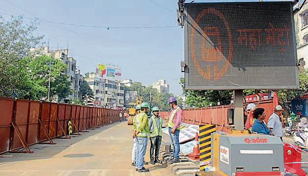Pointing out that the route was inside a 100-metre radius of the national monument, Maha-Metro settled on routing the Metro behind Salim Ali bird sanctuary which was opposed by residents. (HT FILE PHOTO) Pointing out that the route was inside a 100-metre radius of the national monument, Maha-Metro settled on routing the Metro behind Salim Ali bird sanctuary which was opposed by residents. (HT FILE PHOTO)