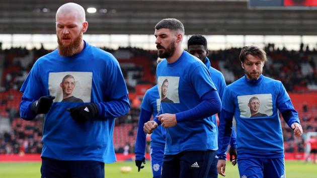 Cardiff City's Harry Arter and team mates wear shirts in remembrance of Emiliano Sala during the warm up before the match(REUTERS)