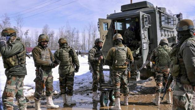 A pregnant woman stuck in heavy snowfall safely delivered twins, thanks to the Indian Army which came to her aid in the nick of time and shifted her to hospital in north Kashmir’s Bandipore district.(PTI)
