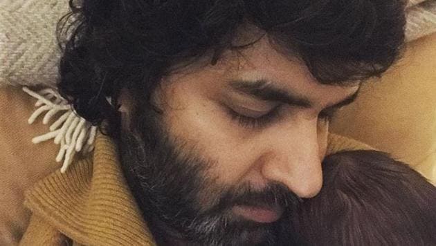 Purab Kohli with his newborn son, Osian.(Photo: Instagram/PurabKohli)