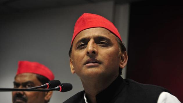 Alleging that he was stopped from boarding a plane from Lucknow to Allahabad, Samajwadi Party chief Akhilesh Yadav lashed out at the Yogi Adityanath government on Tuesday saying it believes in “roko, thoko neeti” (policy of stop and encounter). Yadav claimed that he was prevented from participating in a students’ union function at Allahabad University. (Deepak Gupta / HT Photo) Alleging that he was stopped from boarding a plane from Lucknow to Allahabad, Samajwadi Party chief Akhilesh Yadav lashed out at the Yogi Adityanath government on Tuesday saying it believes in “roko, thoko neeti” (policy of stop and encounter). Yadav claimed that he was prevented from participating in a students’ union function at Allahabad University. (Deepak Gupta / HT Photo)