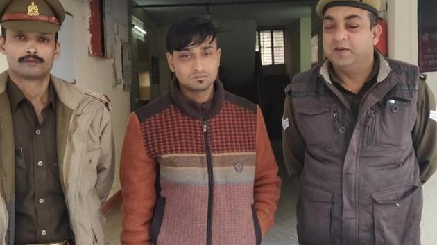According to the police, Sumit worked as a sales manager with an outlet of a fast food chain inside GIP mall. (HT Photo) According to the police, Sumit worked as a sales manager with an outlet of a fast food chain inside GIP mall. (HT Photo)
