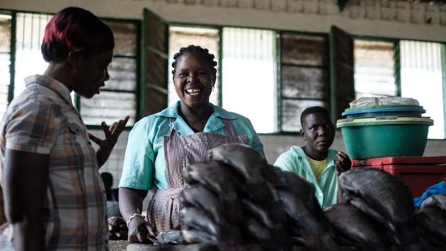 President Uhuru Kenyatta announced late last year that imports of frozen Chinese tilapia would be banned. But for Aura the solution is not so simple. Some 500,000 tonnes of fish is required in Kenya and local production cannot meet demand. “If we want to do without Chinese fish we absolutely need to find other solutions, like changing our feeding habits.” (Yasuyoshi Chiba / AFP) 