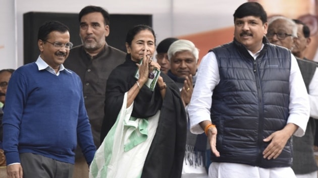 West Bengal chief minister Mamata Banerjee at ‘Tanashahi Hatao, Desh Bachao’ (Remove Dictatorship, Save Country) rally in Delhi on Wednesday. (HT PHOTO) West Bengal chief minister Mamata Banerjee at ‘Tanashahi Hatao, Desh Bachao’ (Remove Dictatorship, Save Country) rally in Delhi on Wednesday. (HT PHOTO)