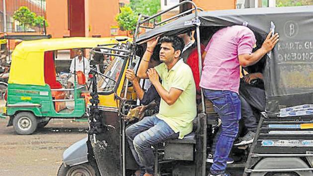 There have been at least nine cases involving people in shared cabs and auto rickshaws being robbed in Gurugram this year so far.(HT File Photo)