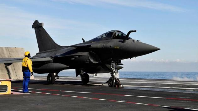 The Ministry of Defence told CAG that under the 2015 negotiations the price of the basic aircraft was 9% cheaper.(REUTERS) The Ministry of Defence told CAG that under the 2015 negotiations the price of the basic aircraft was 9% cheaper.(REUTERS)