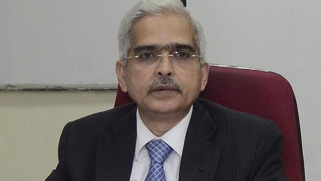 Shaktikanta Das, the RBI’s new governor, voted for a cut despite only weeks earlier acknowledging the challenges posed by the divergent paths taken by core and food inflation.(Ravindra Joshi / HT Photo)