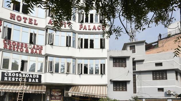 Hotel Arpit Palace in KarolBagh, New Delhi, where a fire killed 17 people on Tuesday, Feb 12, 2019.(Biplov Bhuyan/HT Photo)