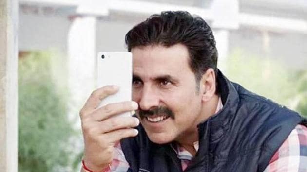 Akshay Kumar’s character in Toilet Ek Prem Katha stalks Bhumi Pednekar. Akshay Kumar’s character in Toilet Ek Prem Katha stalks Bhumi Pednekar.