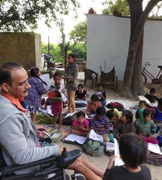 Varanasi’s wheelchair-bound Gopal Khandelwal, who found the love of his life 20 years ago, when he took to teaching children in a village near Mirzapur. (HT Photo) Varanasi’s wheelchair-bound Gopal Khandelwal, who found the love of his life 20 years ago, when he took to teaching children in a village near Mirzapur. (HT Photo)