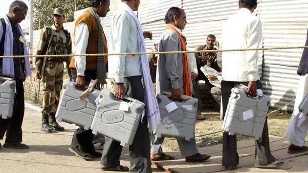 The Supreme Court on Thursday approved the Election Commission’s proposal to provide electronic ballots or the internet-based voting facility to armed forces personnel who opt to vote through postal ballots.(Reuters)