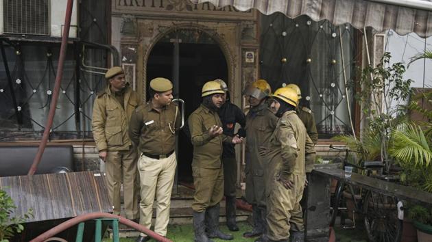 Senior fire officials, who were part of the rescue operations at Hotel Arpit Palace in Karol Bagh, said that there were major modifications to the guest house from the original design presented in 2017.(Sanchit Khanna/HT Photo)