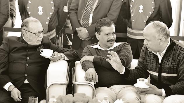 Arvind Kejriwal (centre) felt the mandate supported an expectation for an unprecedented shift in the process of governance raising the hackles of the bureaucrats (Sushil Kumar/HT PHOTO) Arvind Kejriwal (centre) felt the mandate supported an expectation for an unprecedented shift in the process of governance raising the hackles of the bureaucrats (Sushil Kumar/HT PHOTO)
