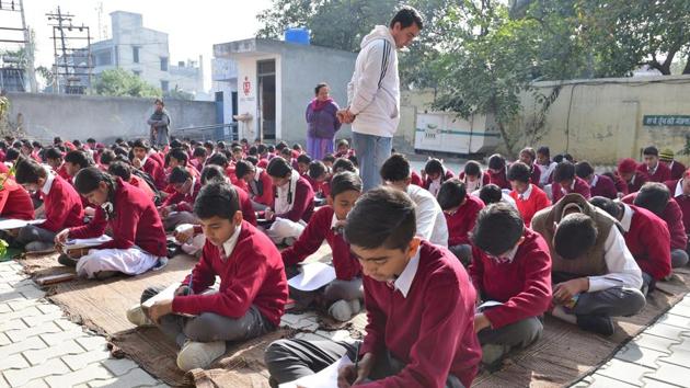 Aiming to review the school textbooks of Class 1 to Class 12, the education minister Govind Singh Dotasra passed the orders to constitute review committees on Wednesday.(HT file)