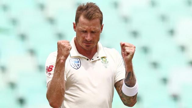 South Africa's Dale Steyn celebrates the wicket of Sri Lanka's Kusal Perera (not seen) during day 2 of the first test match between South Africa and Sri Lanka held at the Kingsmead Stadium in Durban.(AFP)