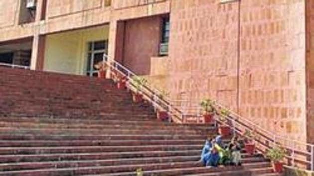 A video shared by JNUSU councillor Swati Singh on Twitter on Sunday showed a woman seen shouting “anti-JNU” slogans, calling the students “anti-national” and inviting people to “teach a lesson” to them.(HT File) A video shared by JNUSU councillor Swati Singh on Twitter on Sunday showed a woman seen shouting “anti-JNU” slogans, calling the students “anti-national” and inviting people to “teach a lesson” to them.(HT File)