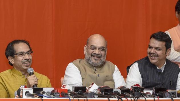 Shiv Sena president Uddhav Thackeray with BJP president Amit Shah and Maharashtra CM Devendra Fadnavis and others at a press conference to announce an alliance between Shiv Sena and BJP for Lok Sabha and Assembly polls, in Mumbai, Monday, Feb 18, 2019.(PTI) Shiv Sena president Uddhav Thackeray with BJP president Amit Shah and Maharashtra CM Devendra Fadnavis and others at a press conference to announce an alliance between Shiv Sena and BJP for Lok Sabha and Assembly polls, in Mumbai, Monday, Feb 18, 2019.(PTI)