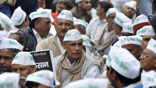 Thousands of farmers will once again stage an eight-day march from Nashik to Mumbai to protest, what they say, the failure of the BJP government in Maharashtra in keeping the promises it made after their last agitation. Farmers’ outfit All India Kisan Sabha (AIKS) had held a similar protest in March last year to press for the same demands. (Sunil Ghosh / HT File / Representative image) Thousands of farmers will once again stage an eight-day march from Nashik to Mumbai to protest, what they say, the failure of the BJP government in Maharashtra in keeping the promises it made after their last agitation. Farmers’ outfit All India Kisan Sabha (AIKS) had held a similar protest in March last year to press for the same demands. (Sunil Ghosh / HT File / Representative image)