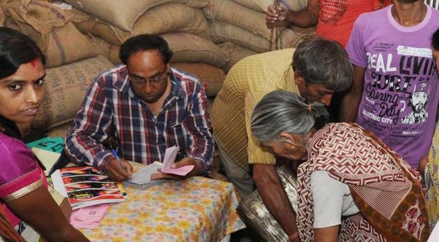 A PDS shop in Ranchi , Jharkhand.(HT File)