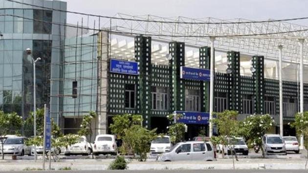 Yeida chairman Dr Prabhat Kumar, in June 2017, had ordered a probe into the purchase of 10 hectares in Mathura and Agra, along the 165km Yamuna Expressway that connects Greater Noida with Agra. (HT File) Yeida chairman Dr Prabhat Kumar, in June 2017, had ordered a probe into the purchase of 10 hectares in Mathura and Agra, along the 165km Yamuna Expressway that connects Greater Noida with Agra. (HT File)