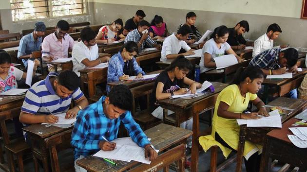 Maharashtra Board 2019 HSC exam begins today (HT PHOTO) Maharashtra Board 2019 HSC exam begins today (HT PHOTO)
