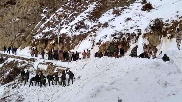 Kinnaur (Himachal Pradesh), Feb 20 (ANI): Operation underway to rescue 5 jawans trapped in snow after an avalanche hit them in Namgya region of Kinnaur district in Himachal Pradesh on Wednesday. (ANI Photo)(ANI Photo)