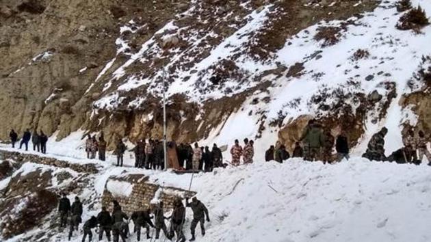 Kinnaur (Himachal Pradesh), Feb 20 (ANI): Operation underway to rescue 5 jawans trapped in snow after an avalanche hit them in Namgya region of Kinnaur district in Himachal Pradesh on Wednesday. (ANI Photo)(ANI)